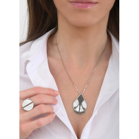 Bohemian chic mother-of-pearl and rock crystal pendant necklace| white84807