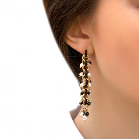 Romantic freshwater pearl and onyx earrings for pierced ears | black85313