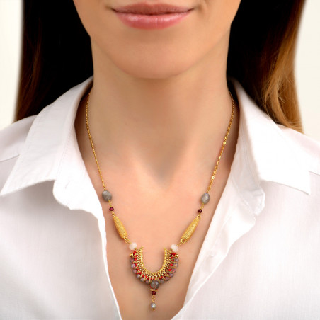 Feminine garnet and labradorite pendant necklace| red85933