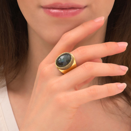 Wide poetic ring with labradorite and silver plating | grey86515