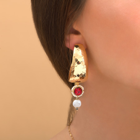 Glamorous hammered metal and freshwater pearl hoop earrings l gold87618