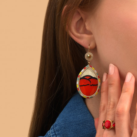 Colourful feather and leather sleeper earrings - red89705