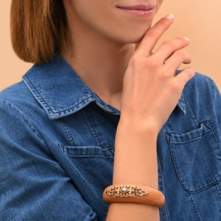 Feminine resin cuff bracelet - orange89923