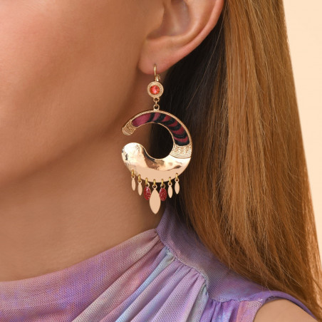 Feminine feather enamelled resin sleeper earrings - red92512