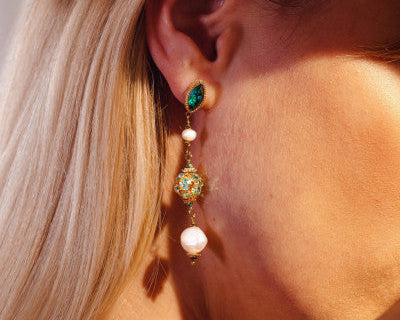 Osez les boucles d'oreilles tendance à porter de jour comme de nuit