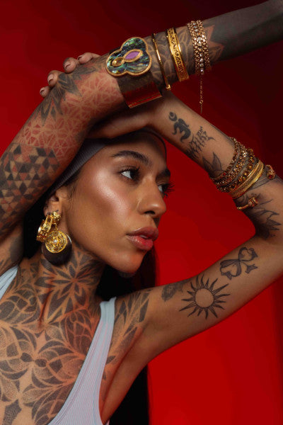 Focus sur la tendance mono boucle d’oreille