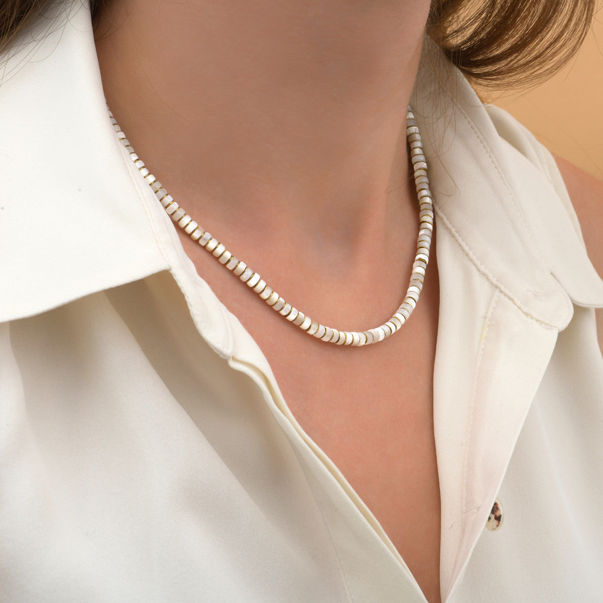 Collier court nacre grenat - blanc Nacre