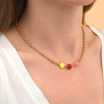 Collier court moderne cabochons colorés - rouge Rouge