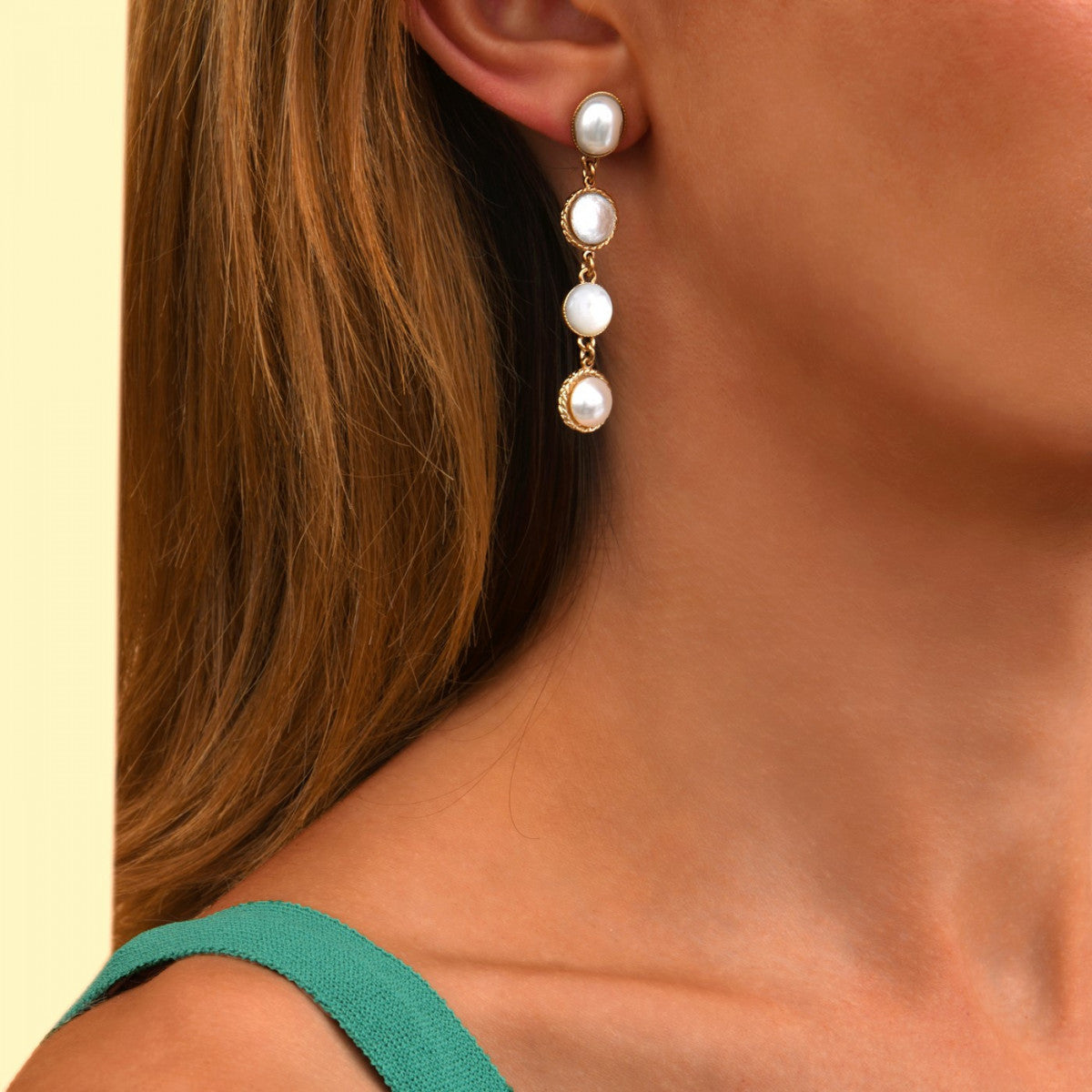 Boucles d'oreilles percées modernes nacre - blanc Blanc