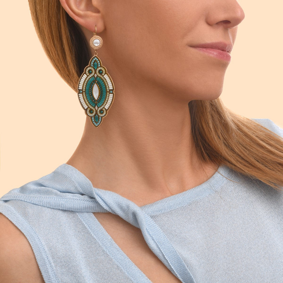 Boucles d'oreilles dormeuses perles du Japon - bleu Nacre bleu