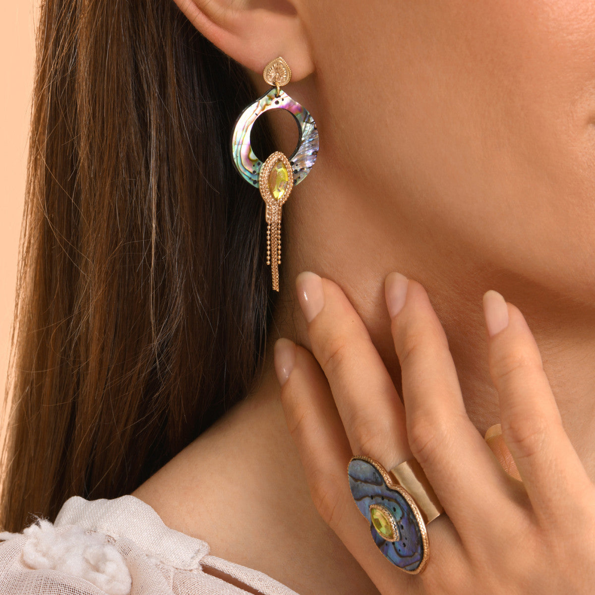 Boucles d'oreilles longues Mindoro nacre paua - bleu irisé Pawa