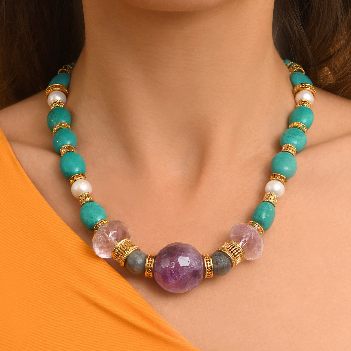 Collier court en perles gemmes et améthyste Tiki Turquoise