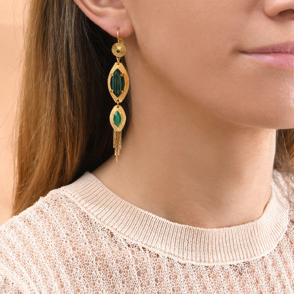 Boucles d'oreilles dormeuses cabochons pompon - vert Vert