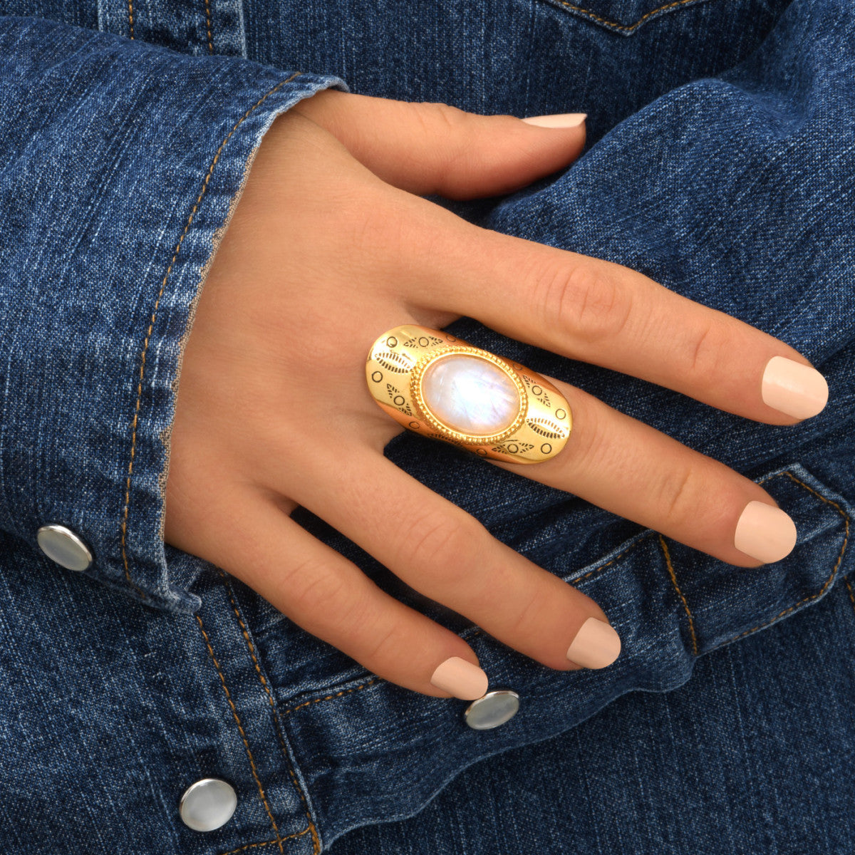 Bague large ajustable Arizona Dream cabochon pierre de lune et patine - blanc Noir blanc