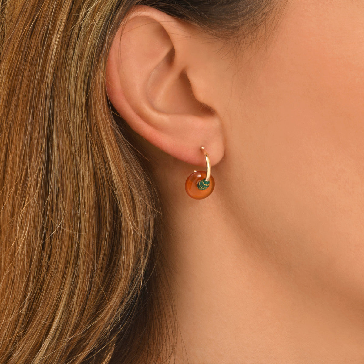 Mini boucles d'oreilles créoles Babylone cornaline et fils de soie - orange Cornaline