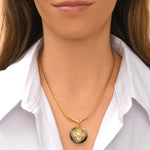 Collier pendentif Positano maille haricot et médaille en nacre - gris Nacre grise