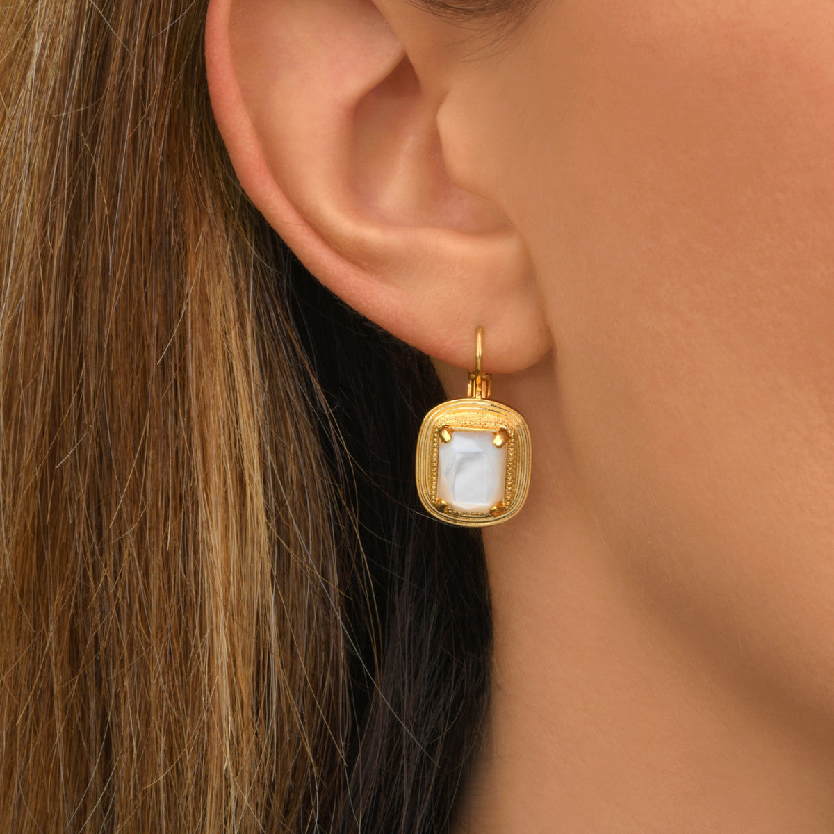 Boucles d'oreilles dormeuses poétiques cabochon facetté - nacre Nacre