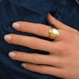 Bague large ajustable intemporelle métal doré nacre facettée - nacre Nacre