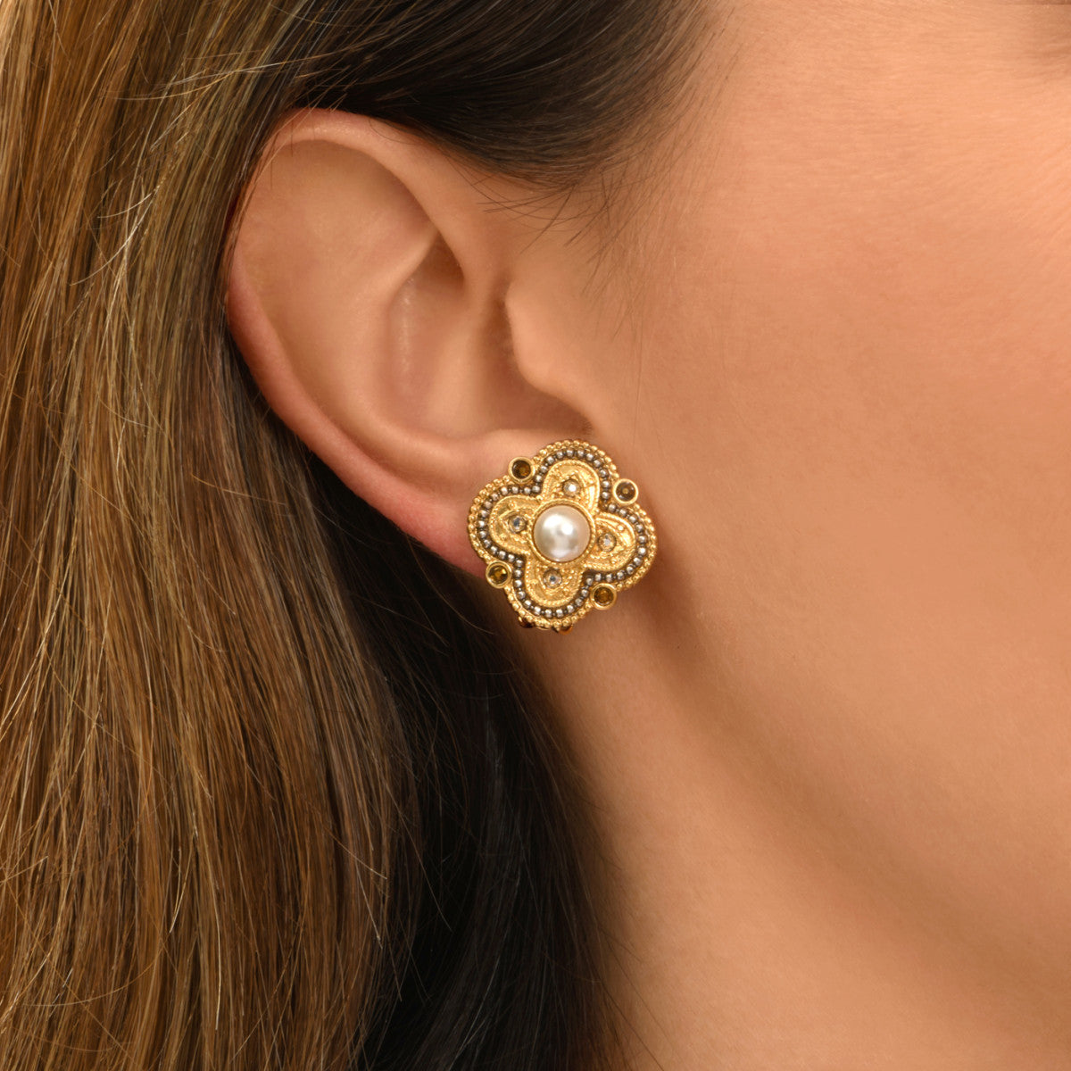 Boucles d'oreilles clips Positano cabochon nacré et cristaux - blanc Nacre grise