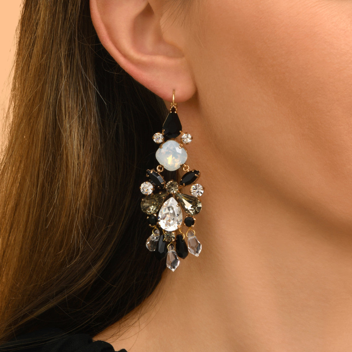 Boucles d'oreilles dormeuses longues cristaux - noir et blanc Noir blanc