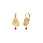 Boucles d'oreilles dormeuses Noto en métal doré martelé cornaline - rouge Turquoise