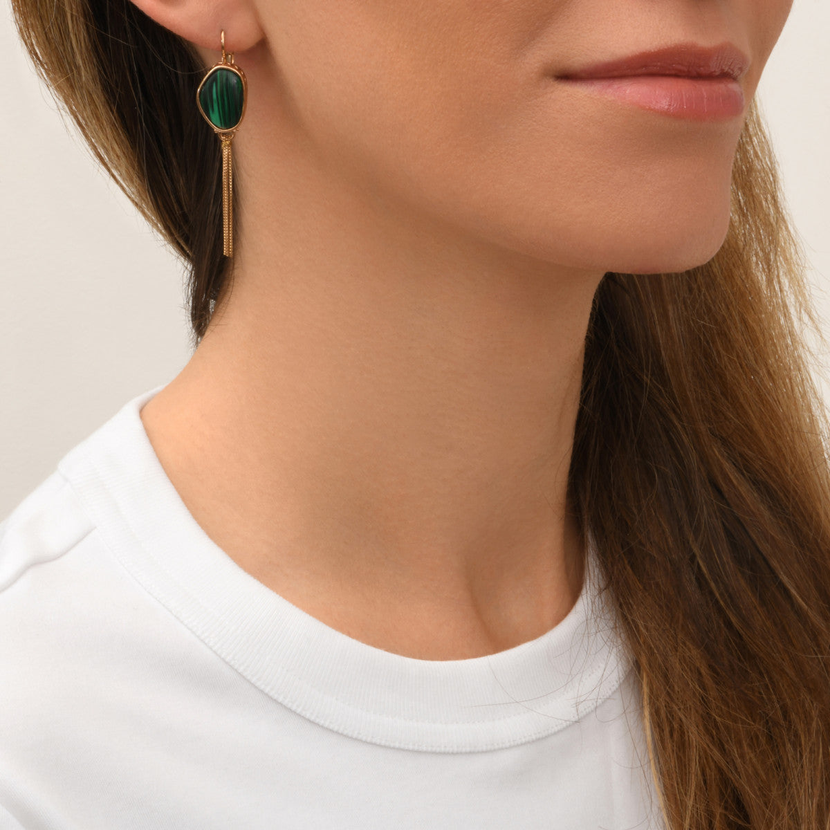 Boucles d'oreilles dormeuses longues Noto cabochon malachite composite - vert Vert