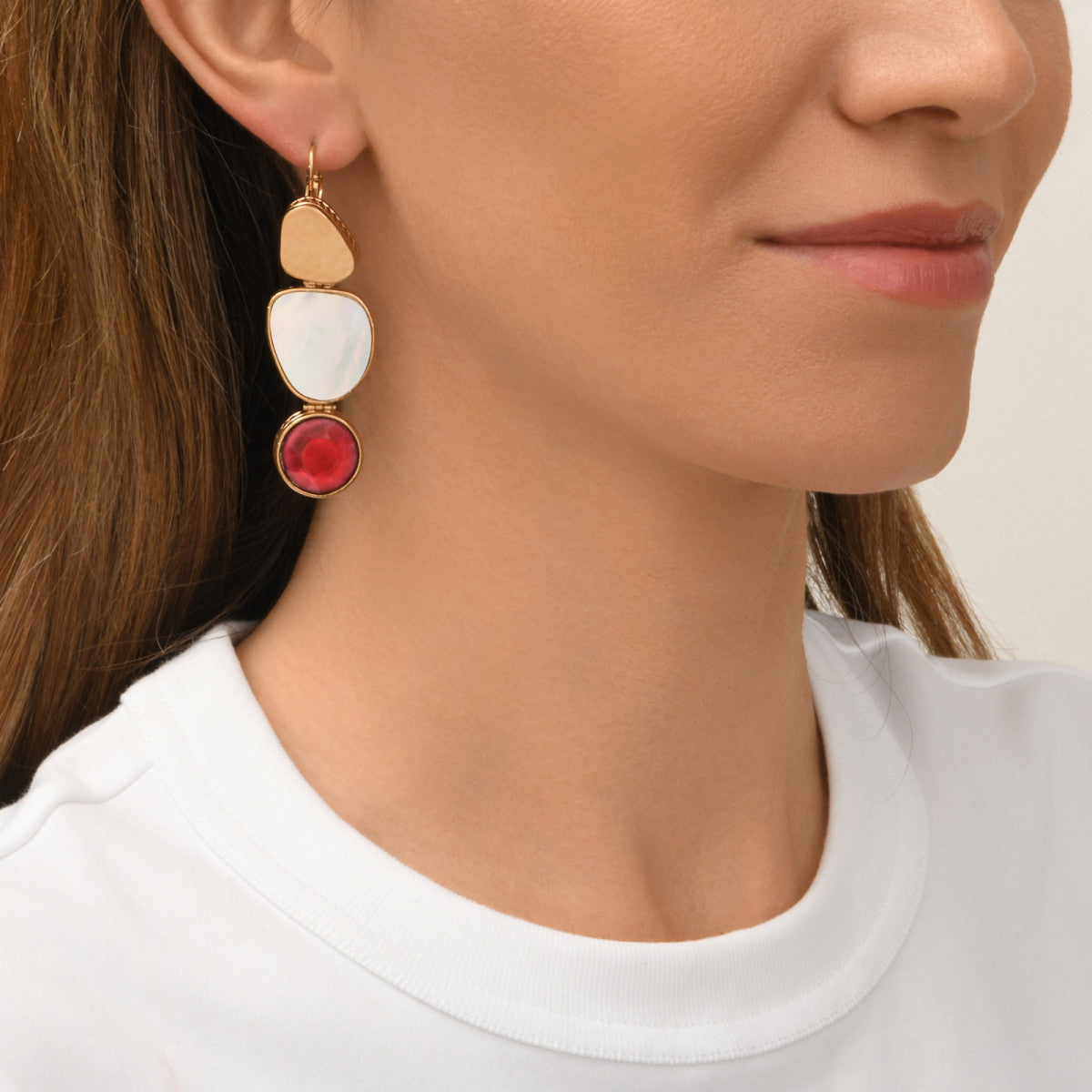 Boucles d'oreilles dormeuses Noto cabochon nacre et pâte de verre - blanc Nacre