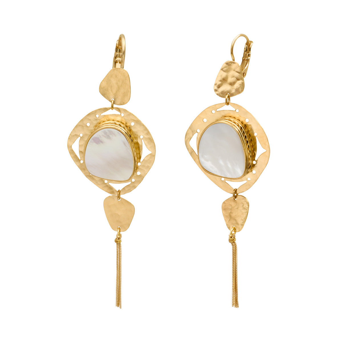 Boucles d'oreilles pendantes dormeuses Noto cabochon nacre et pompon - blanc Nacre
