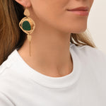 Boucles d'oreilles pendantes dormeuses Noto cabochon malachite et pompon - vert Vert