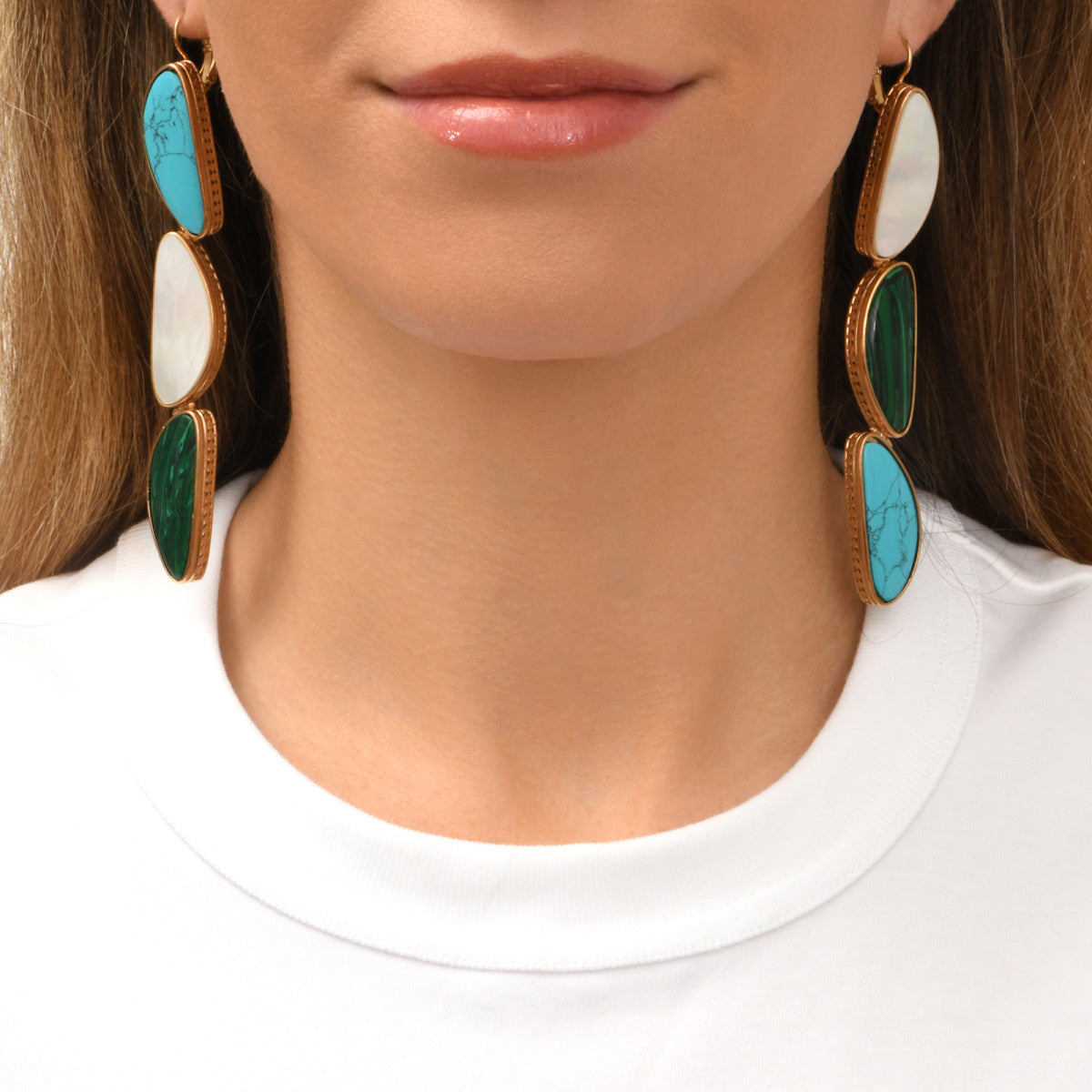 Longues boucles d'oreilles dormeuses en métal doré et cabochons - vert Vert