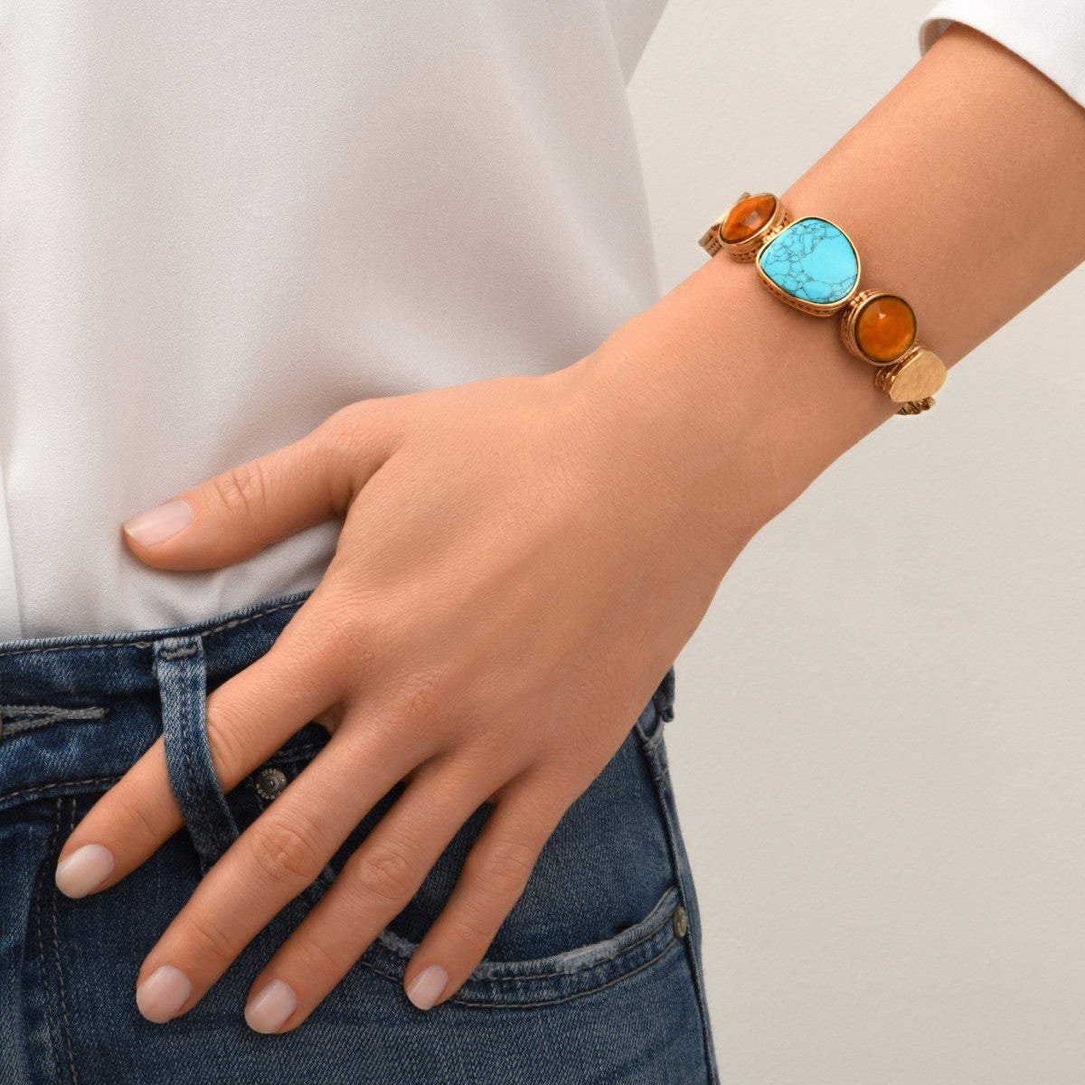 Bracelet réglable Noto en métal doré et cabochons colorés - bleu Turquoise