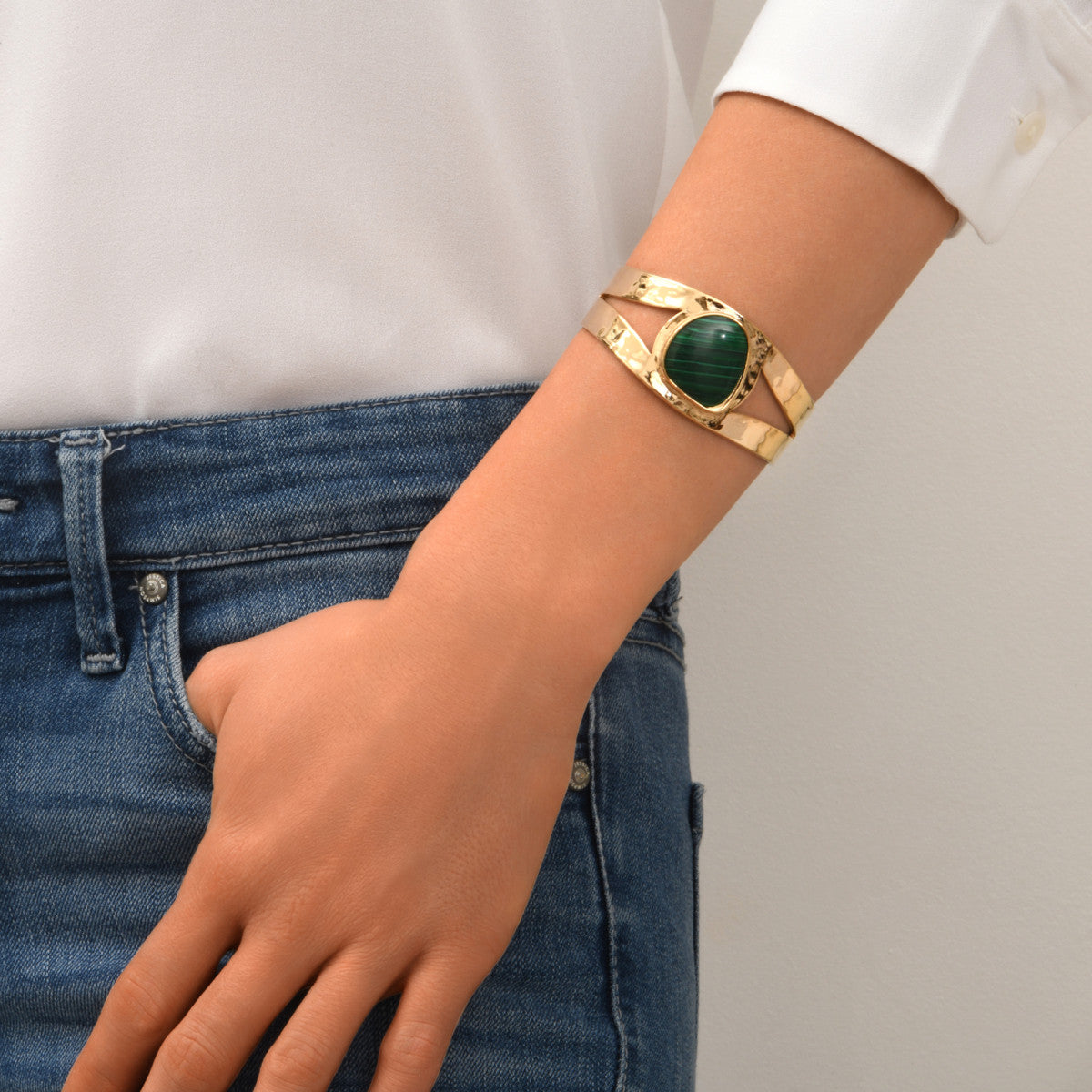 Bracelet manchette Noto en métal doré et cabochon malachite composite - vert Vert