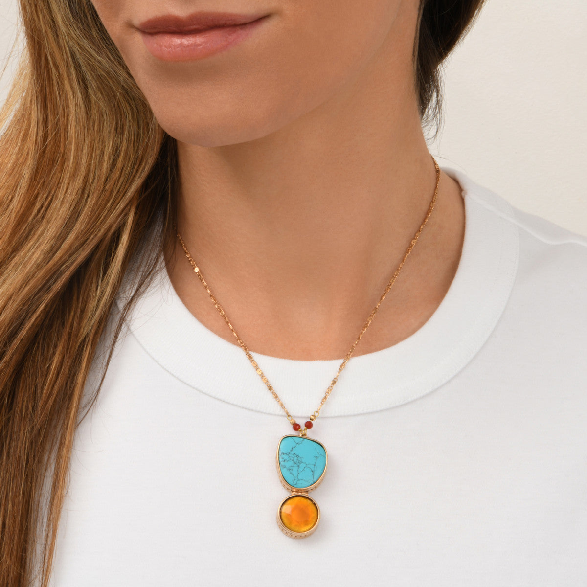 Collier pendentif Noto en métal doré cabochons turquoise et pâte de verre - bleu Turquoise