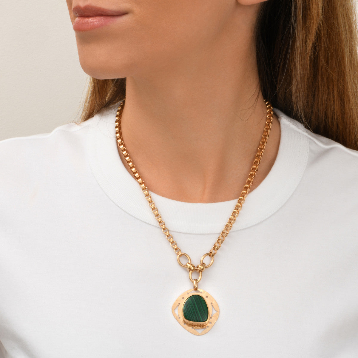 Collier réglable Noto en métal doré martelé et cabochon malachite - vert Vert