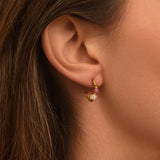 Mini boucles d'oreilles créoles Panarea tissées de pierres dures - multicolore Multi