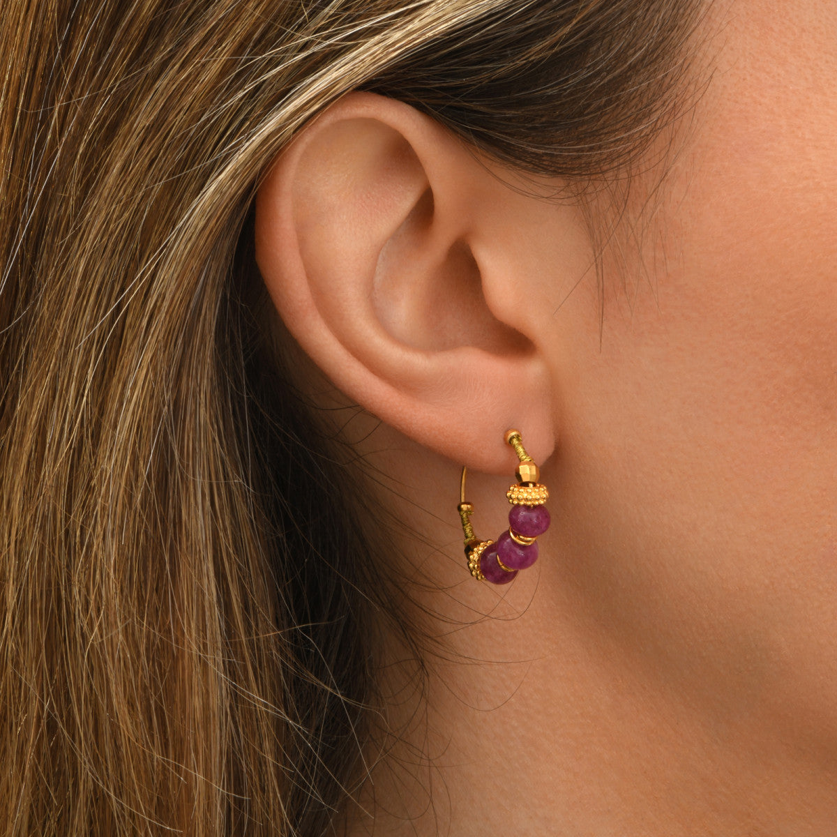 Mini boucles d'oreilles créoles Avola en métal doré et quartz teinté - violet Violet