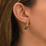 Mini boucles d'oreilles créoles Avola en métal doré et quartz teinté - bleu Bleu