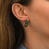 Mini boucles d'oreilles créoles tiges percées Masseria en résine et grenat - vert Emeraude