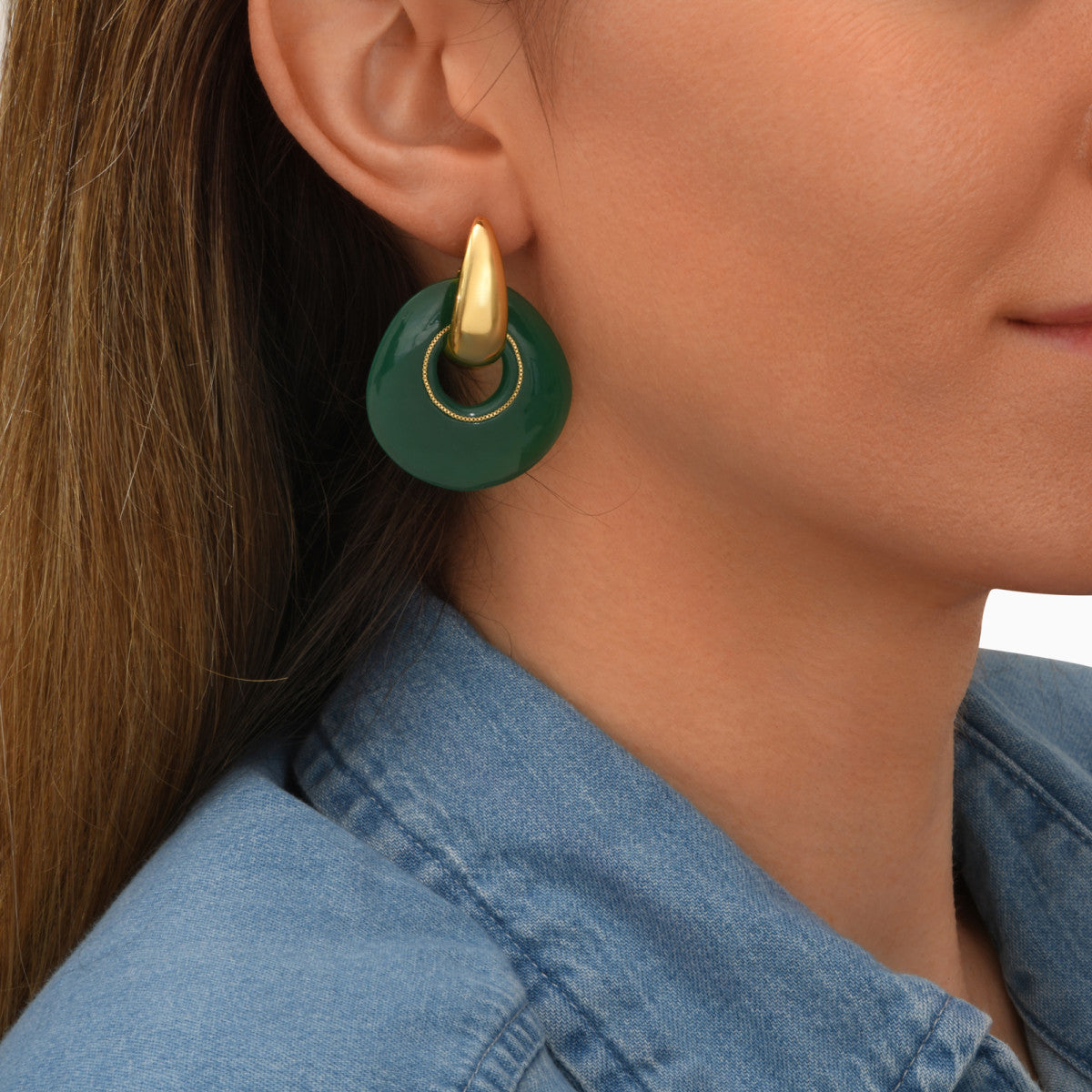 Boucles d'oreilles à tiges percées rondes Masseria en résine - vert Emeraude