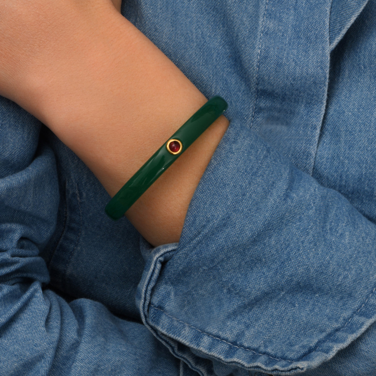 Bracelet jonc Masseria M en résine et grenat - vert Emeraude