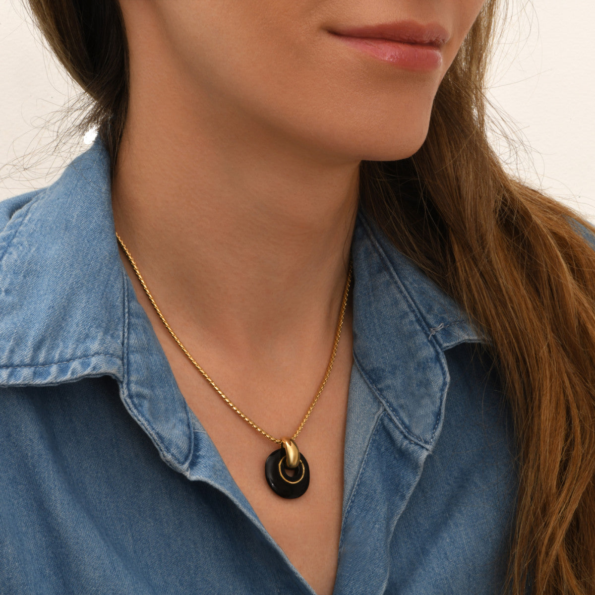 Collier pendentif réglable Masseria en métal doré et résine - noir Noir