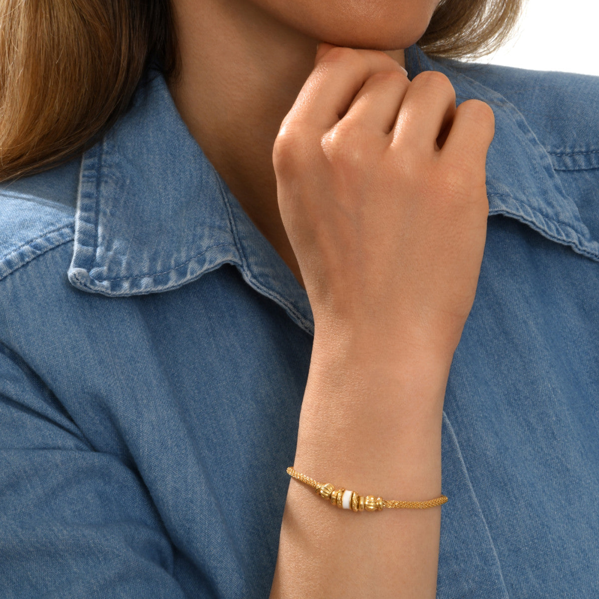 Bracelet fin tressé Alicudi en métal doré tressé perles dorées et émail - blanc Blanc