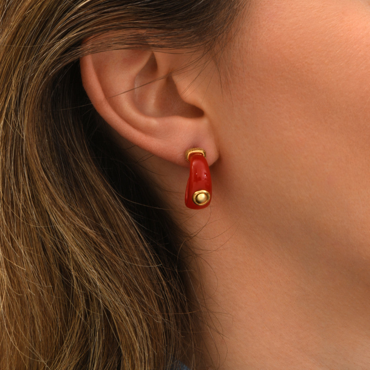 Mini boucles d'oreilles créoles tiges percées Masseria en résine - corail Corail