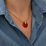 Collier pendentif réglable Masseria en métal doré et résine - corail Corail