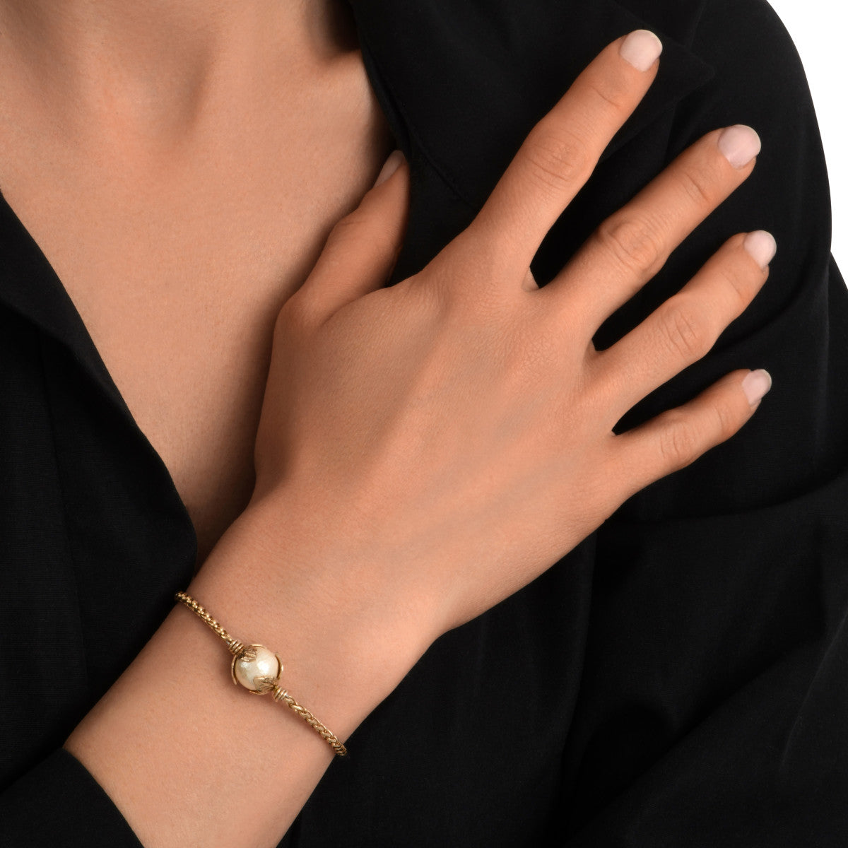 Bracelet fin réglable Lucy en métal doré et perle de coton - blanc Blanc