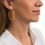 Grandes boucles d'oreilles créoles Tess en maille de métal doré à l'or fin Dore
