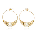 Grandes boucles d'oreilles créoles Lucy en métal doré et perles de coton - blanc Blanc