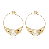 Grandes boucles d'oreilles créoles Lucy en métal doré et perles de coton - blanc Blanc
