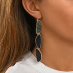 Boucles d'oreilles dormeuses longues Noto en métal argenté et nacre grise - noir Argent noir