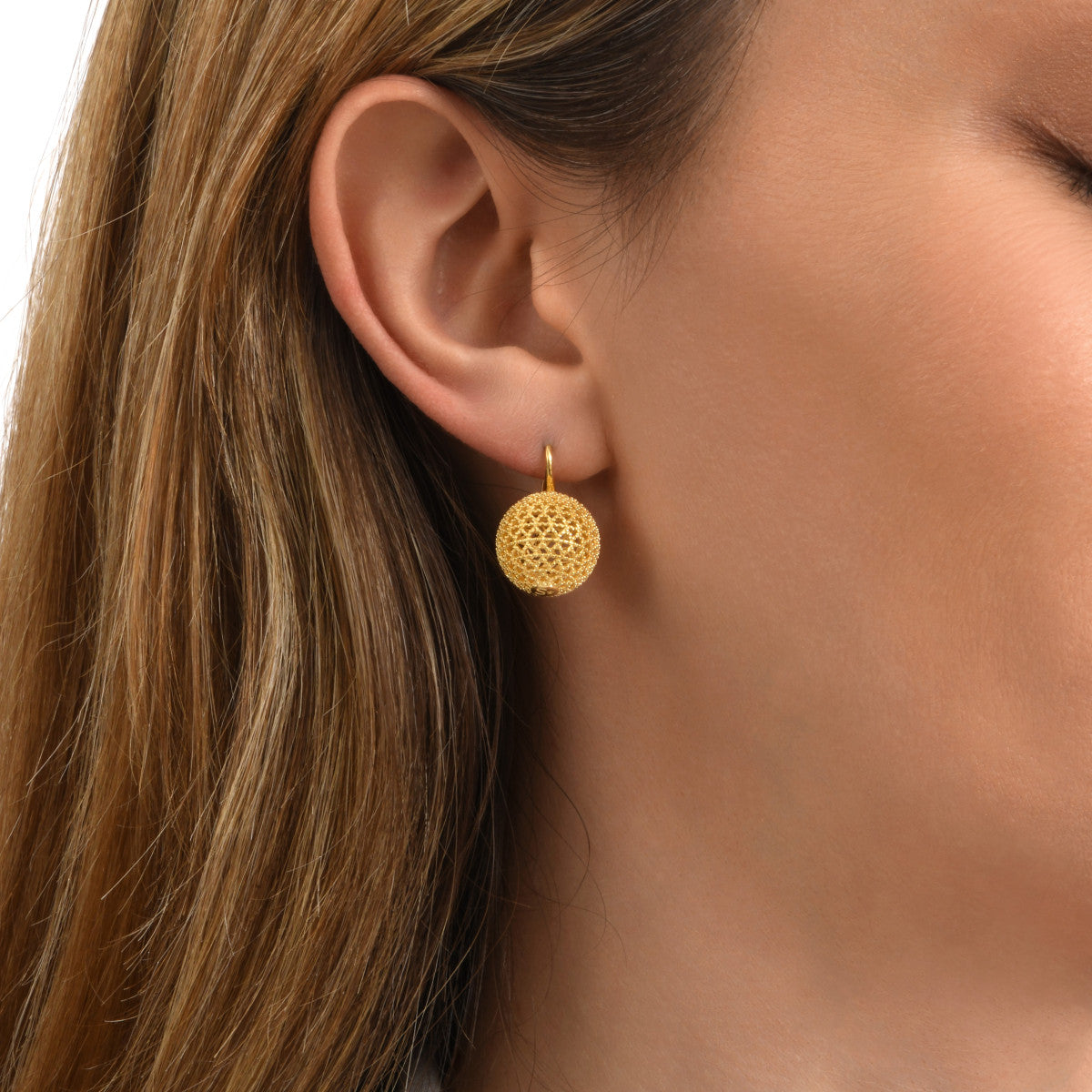 Boucles d'oreilles dormeuses Betty en métal doré ciselé - doré Dore